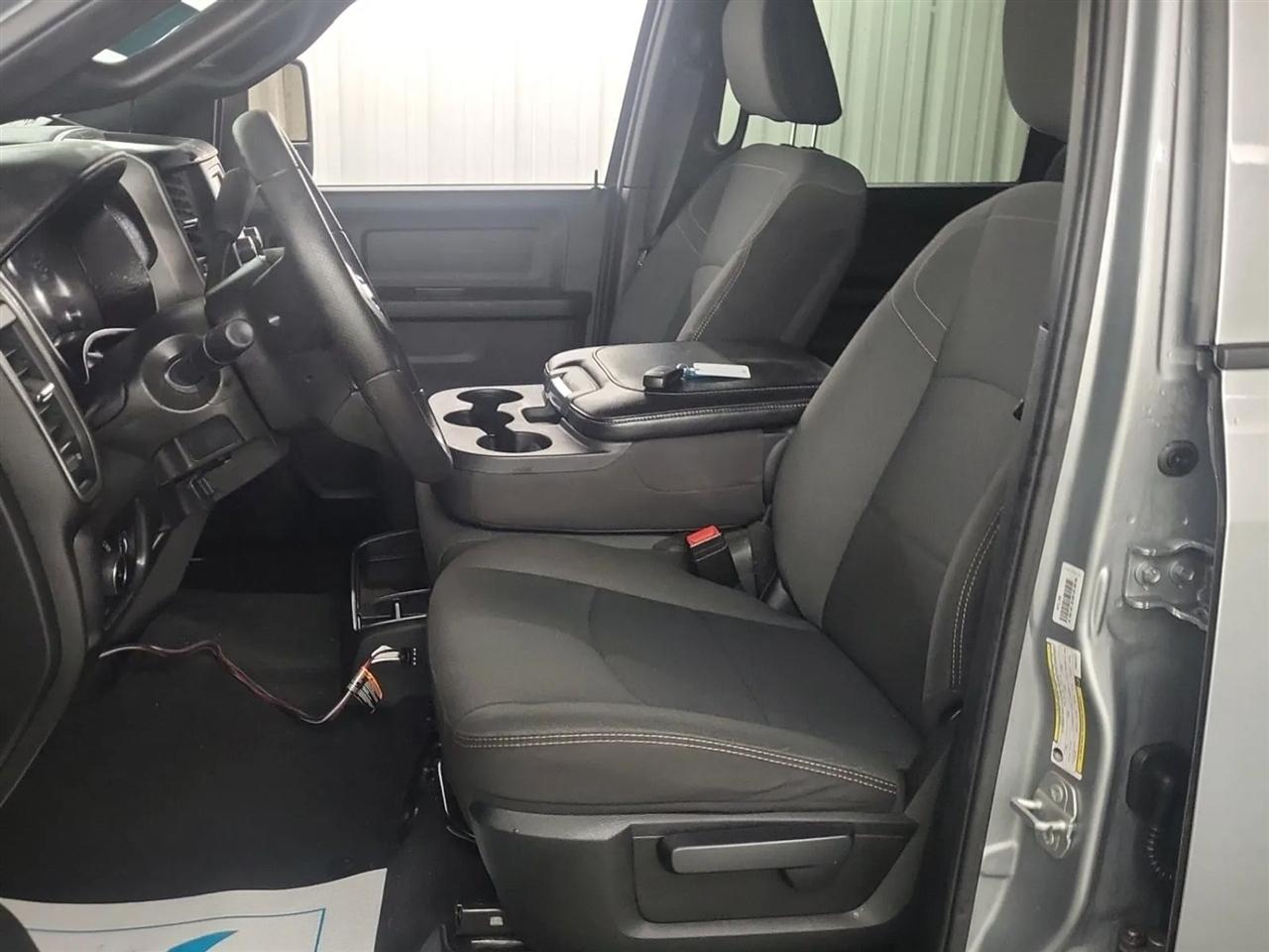 RAM 3500 Tradesman Crew Cab 4WD DRW 2023