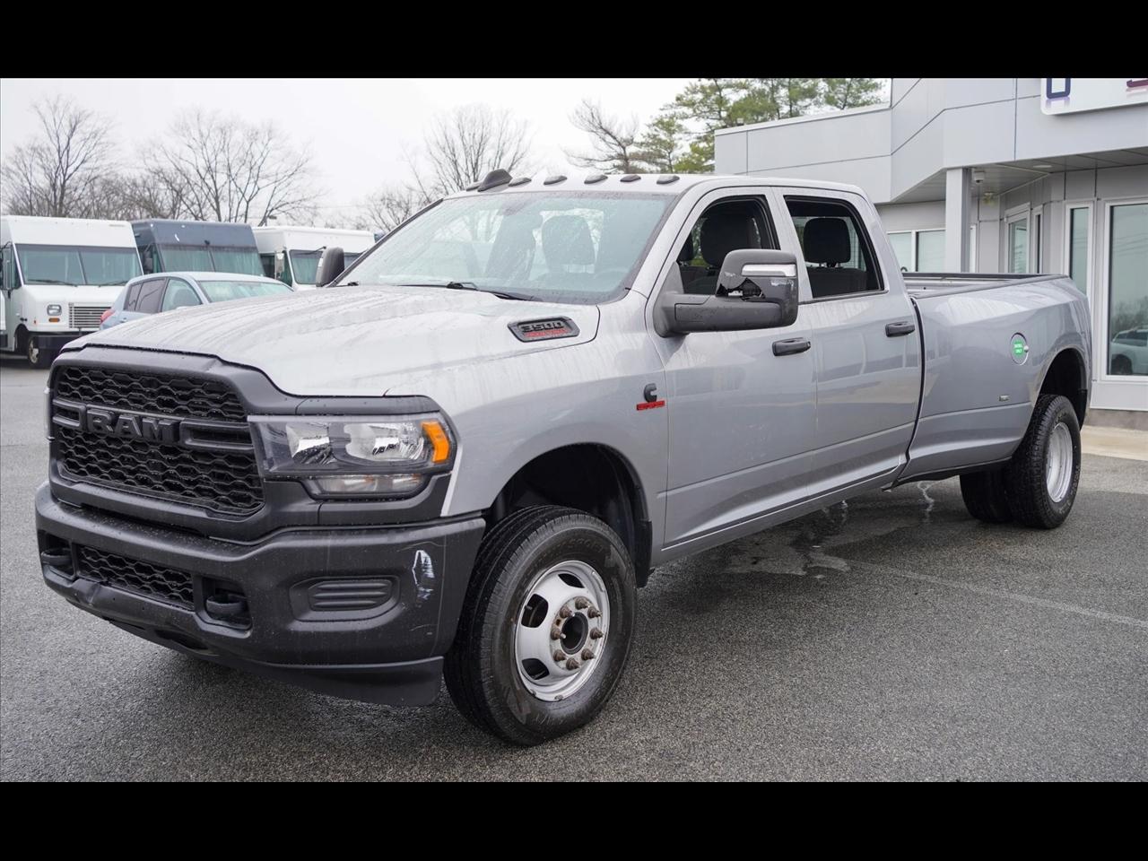 RAM 3500 Tradesman Crew Cab 4WD DRW 2023