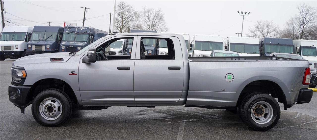 RAM 3500 Tradesman Crew Cab 4WD DRW 2023