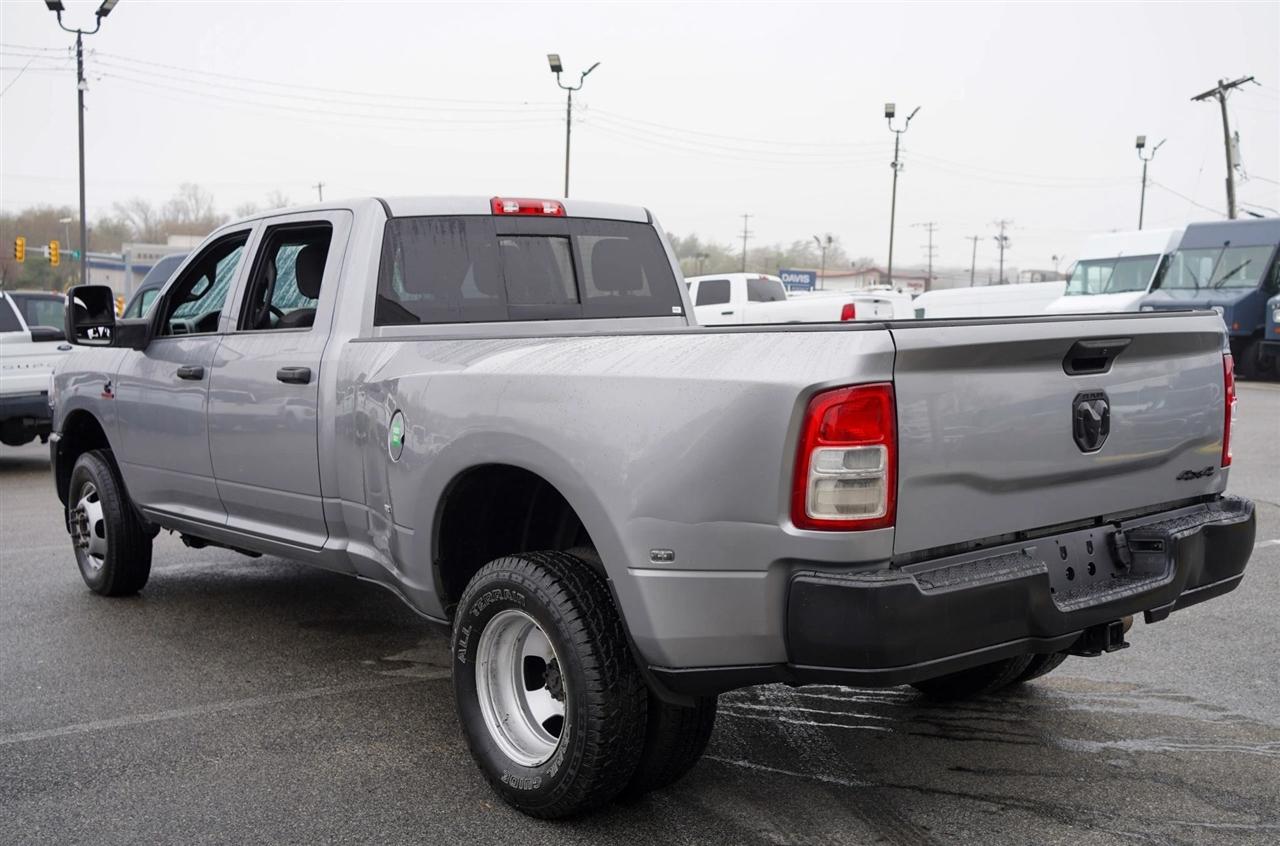 RAM 3500 Tradesman Crew Cab 4WD DRW 2023
