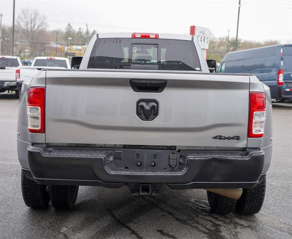 RAM 3500 Tradesman Crew Cab 4WD DRW 2023