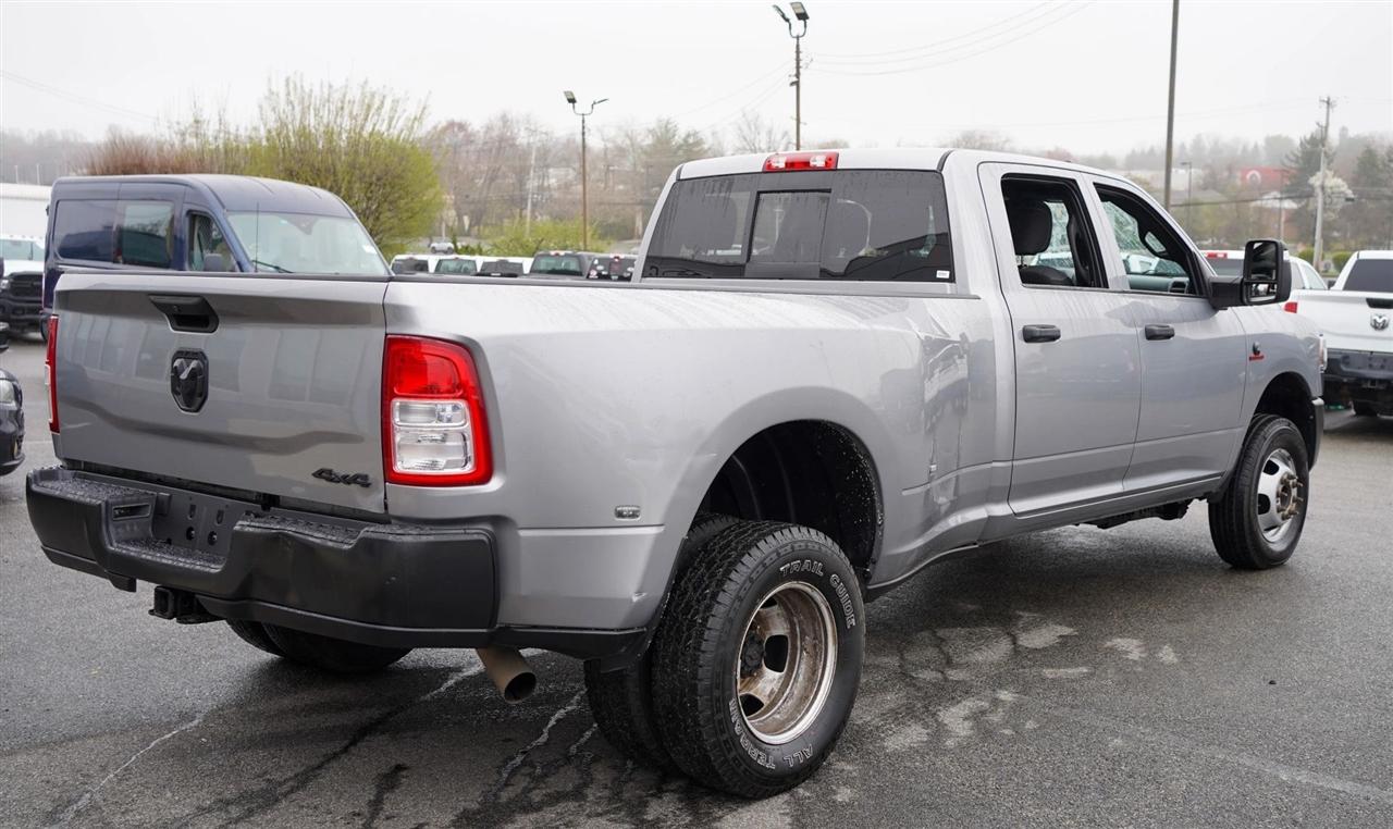 RAM 3500 Tradesman Crew Cab 4WD DRW 2023