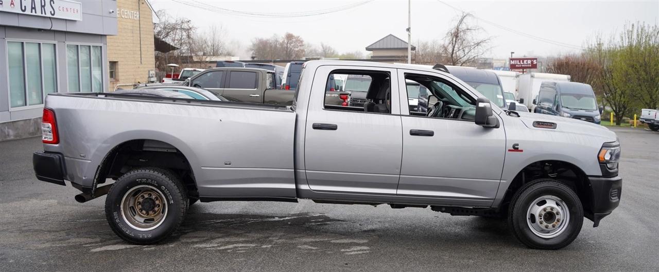 RAM 3500 Tradesman Crew Cab 4WD DRW 2023