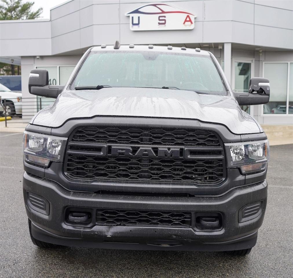 RAM 3500 Tradesman Crew Cab 4WD DRW 2023