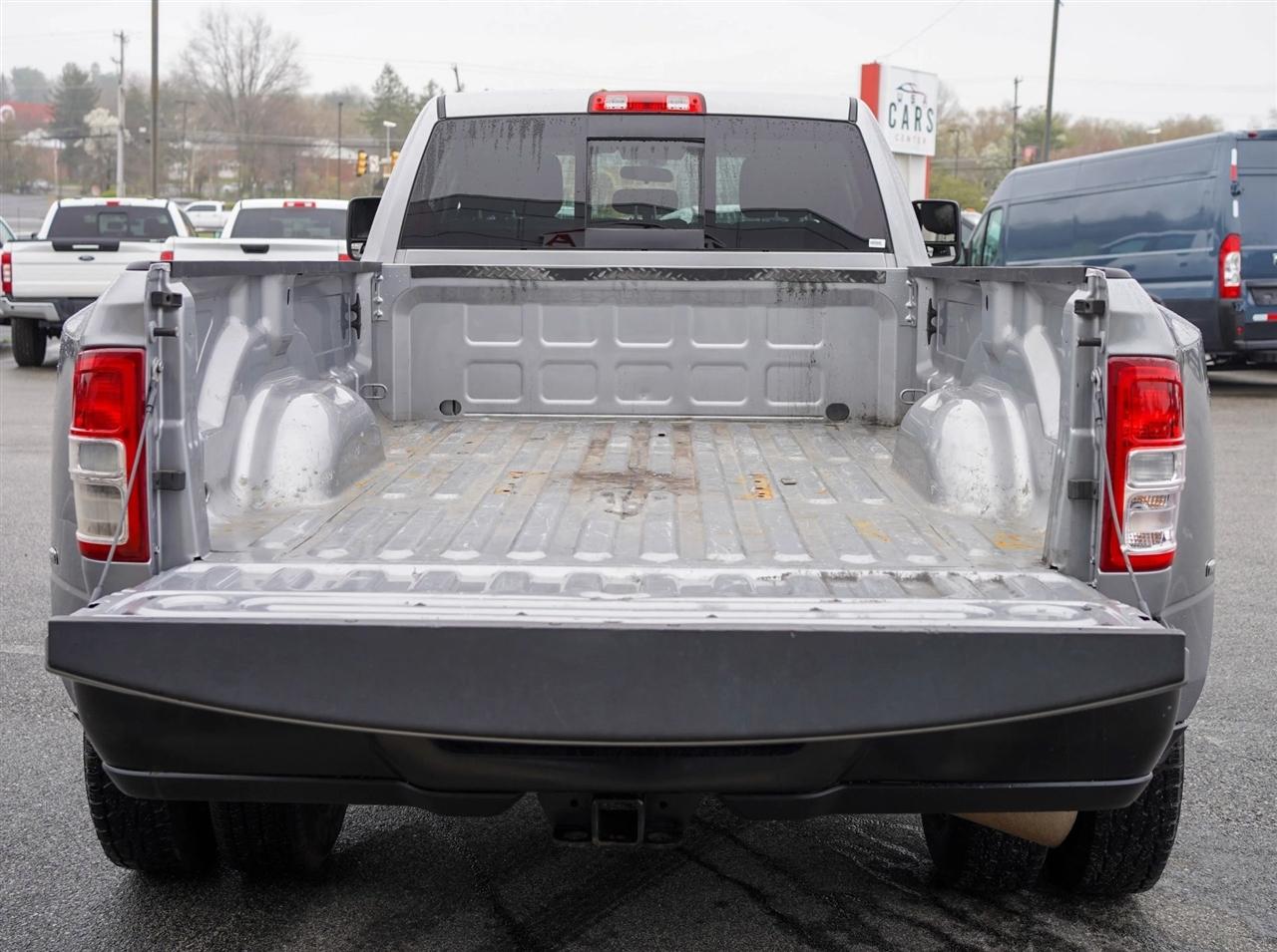 RAM 3500 Tradesman Crew Cab 4WD DRW 2023