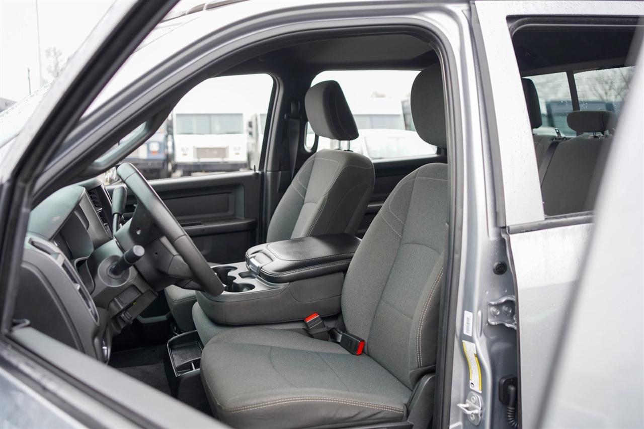 RAM 3500 Tradesman Crew Cab 4WD DRW 2023