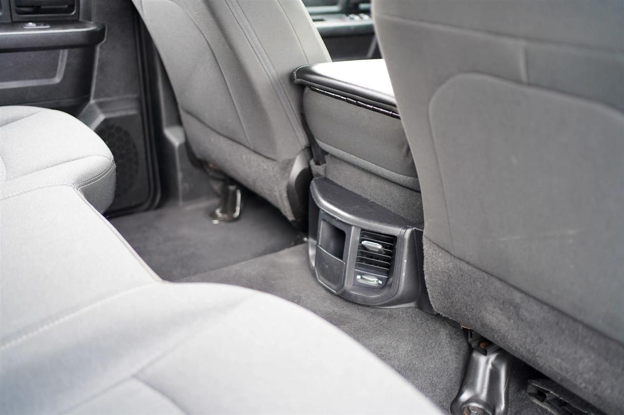 RAM 3500 Tradesman Crew Cab 4WD DRW 2023