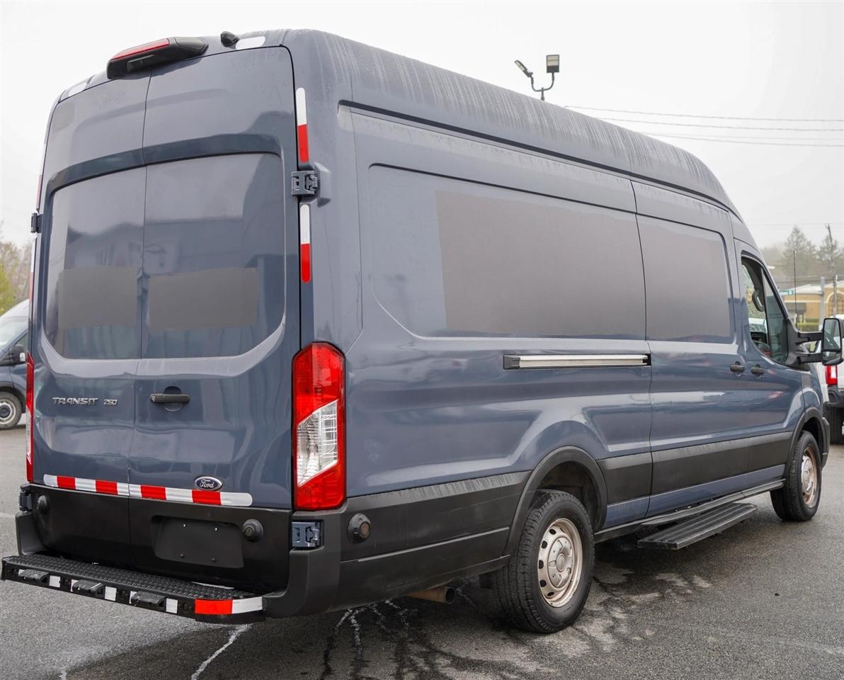 Ford Transit 250 Van High Roof w/Sliding Pass. 148-in. WB EL 2020