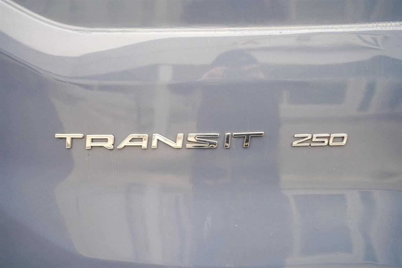 Ford Transit 250 Van High Roof w/Sliding Pass. 148-in. WB EL 2020