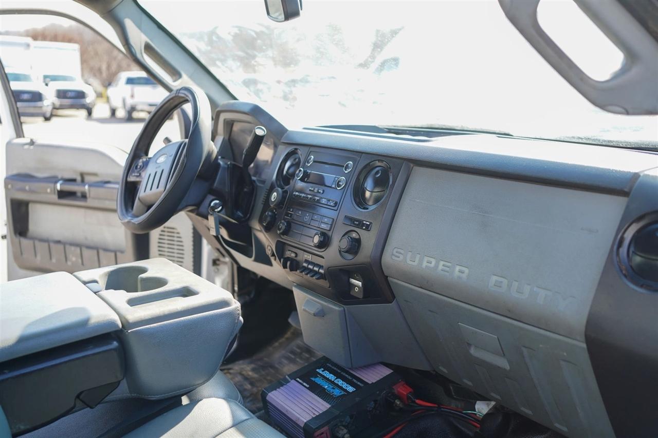 Ford F-550 Regular Cab DRW 4WD 2016