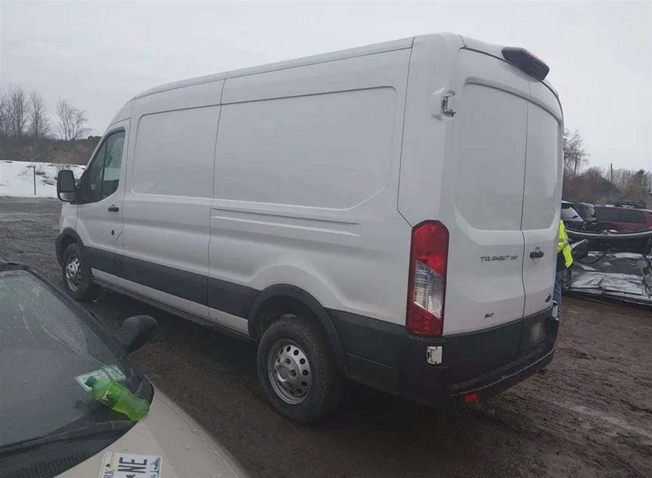 Ford Transit 250 Van Med. Roof w/Sliding Pass. 148-in. WB 2023