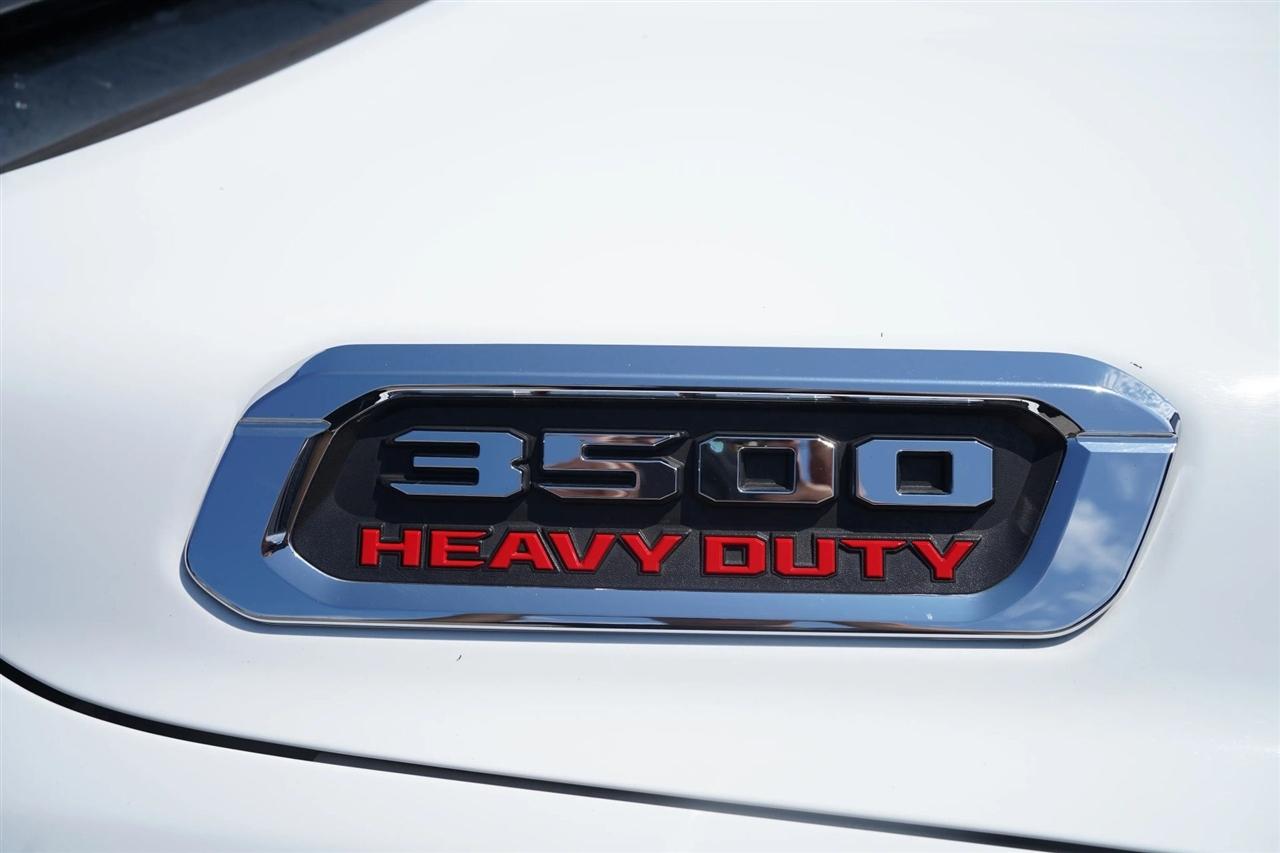 RAM 3500 Tradesman Crew Cab 4WD DRW 2021