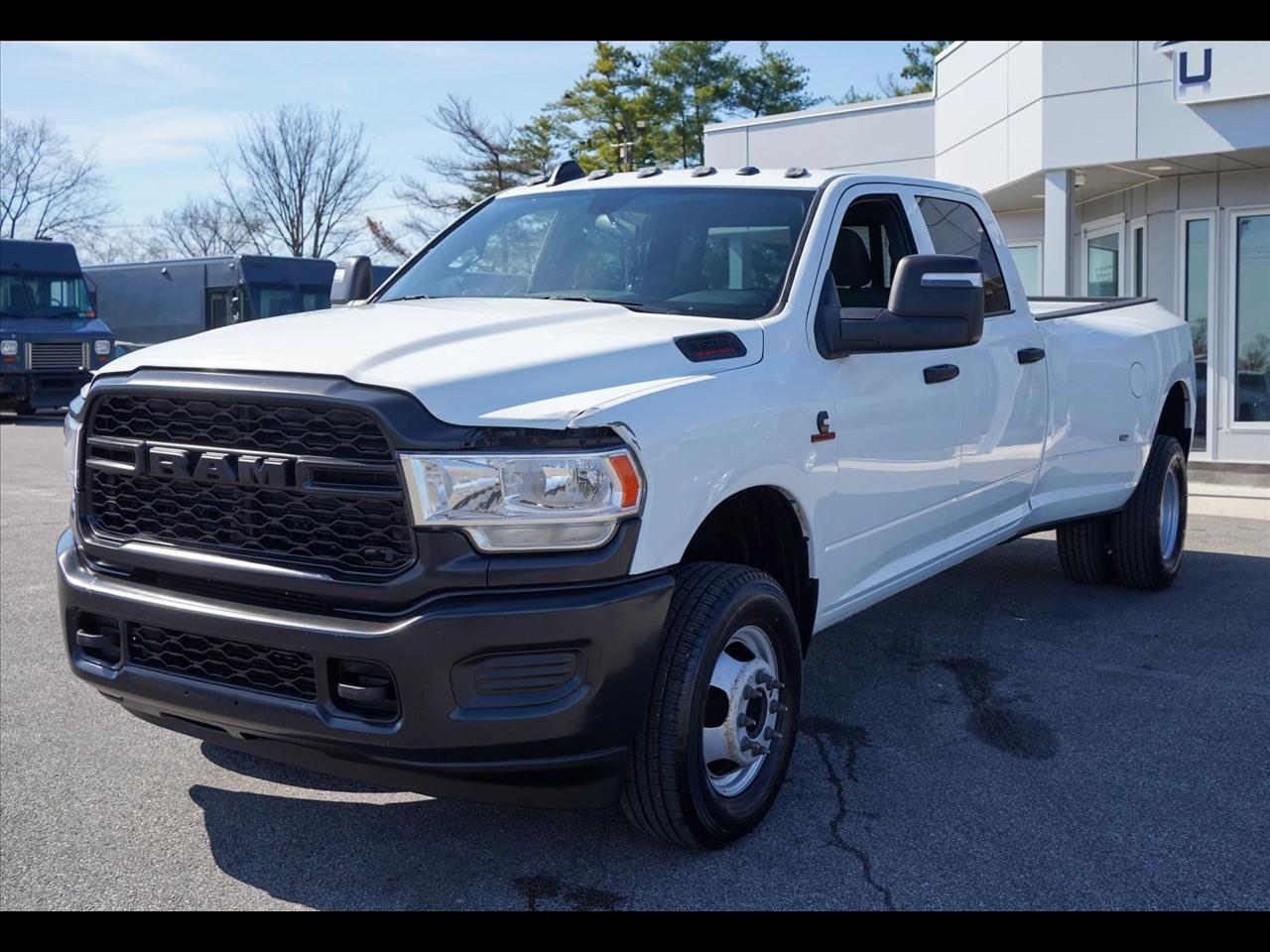RAM 3500 Tradesman Crew Cab 4WD DRW 2024