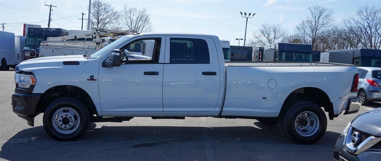 RAM 3500 Tradesman Crew Cab 4WD DRW 2024