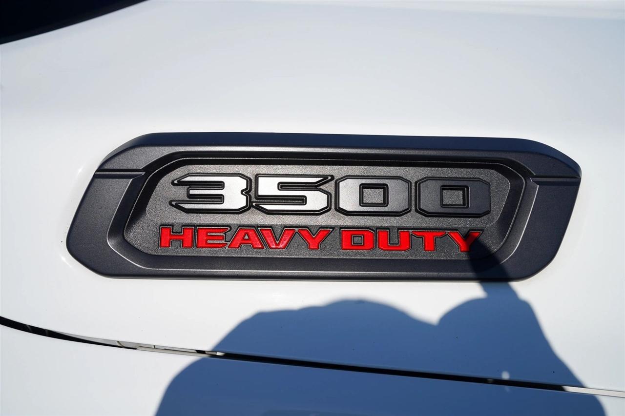 RAM 3500 Tradesman Crew Cab 4WD DRW 2024