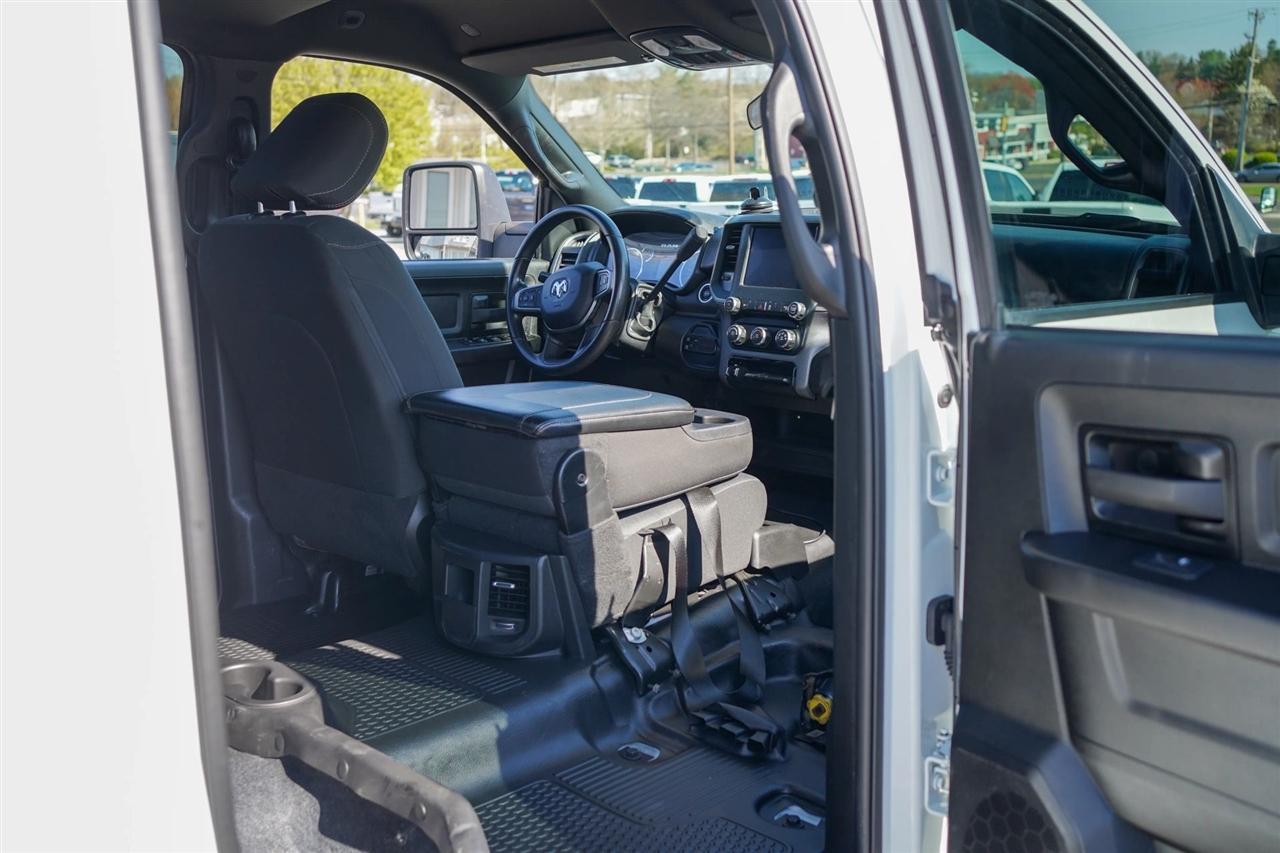 RAM 3500 Tradesman Crew Cab 4WD DRW 2024