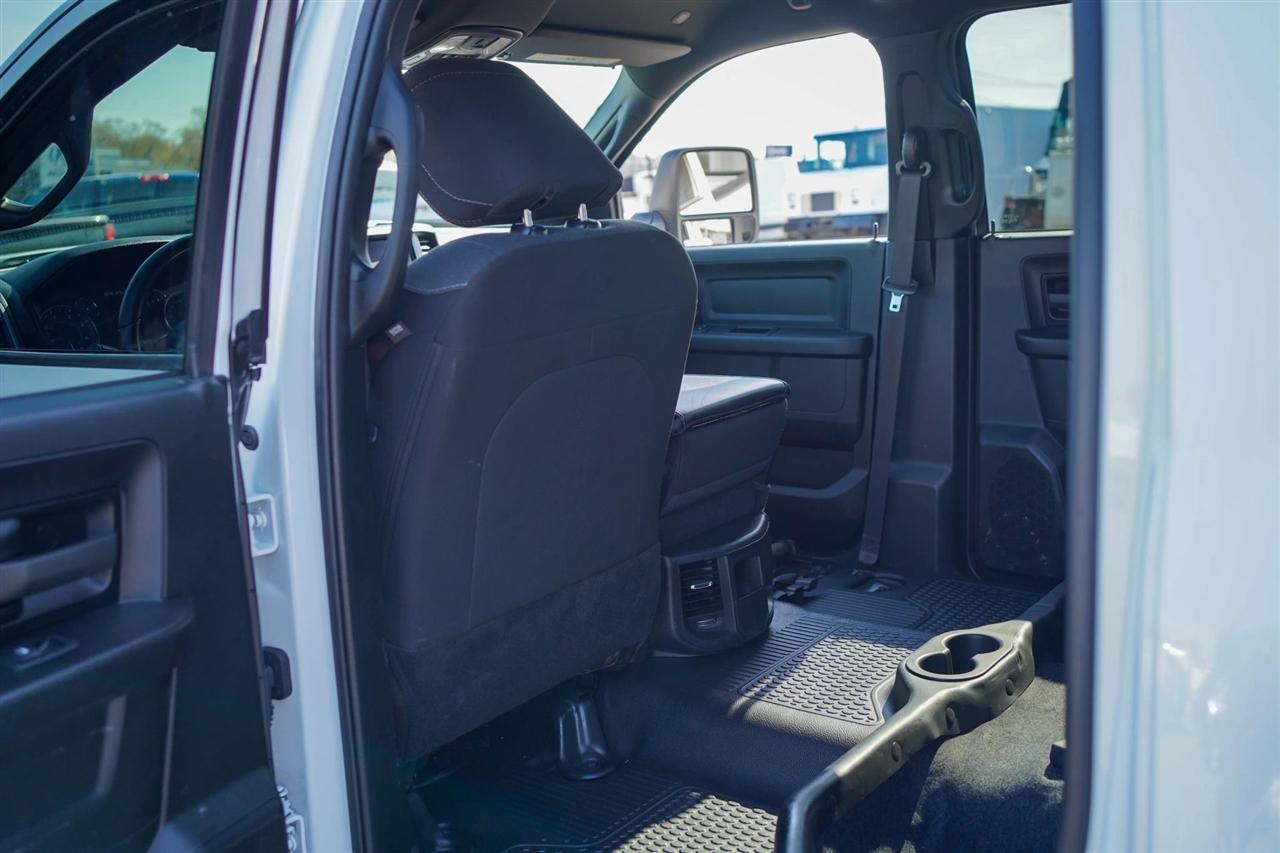 RAM 3500 Tradesman Crew Cab 4WD DRW 2024