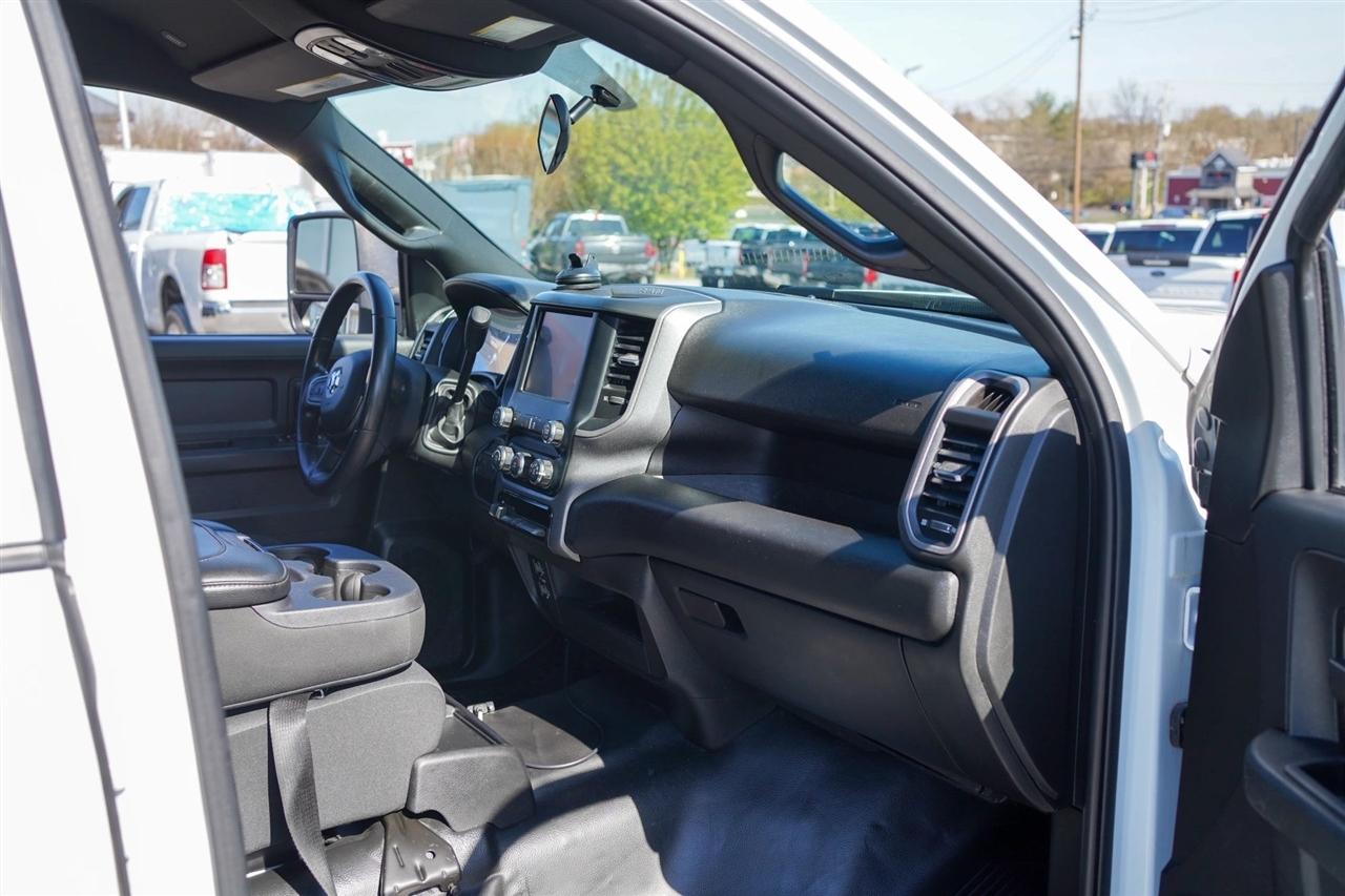 RAM 3500 Tradesman Crew Cab 4WD DRW 2024