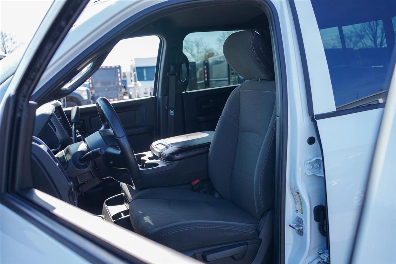 RAM 3500 Tradesman Crew Cab 4WD DRW 2024