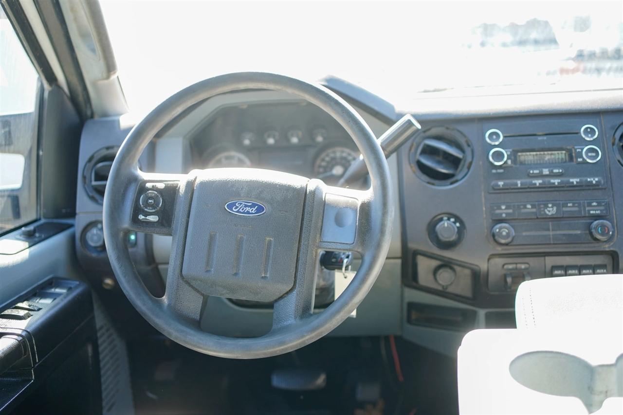 Ford F-350 SD XL Crew Cab Long Bed DRW 4WD 2015