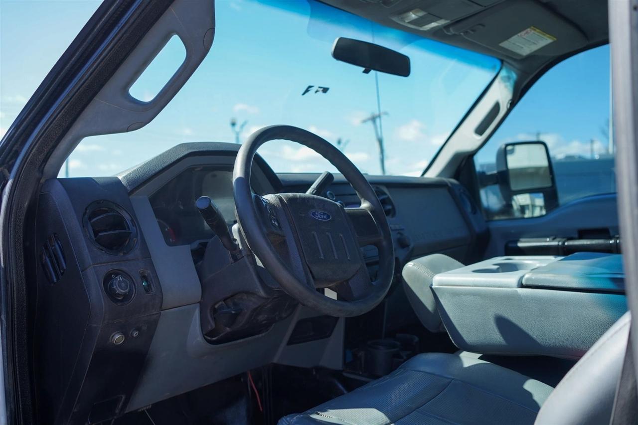 Ford F-350 SD XL Crew Cab Long Bed DRW 4WD 2015