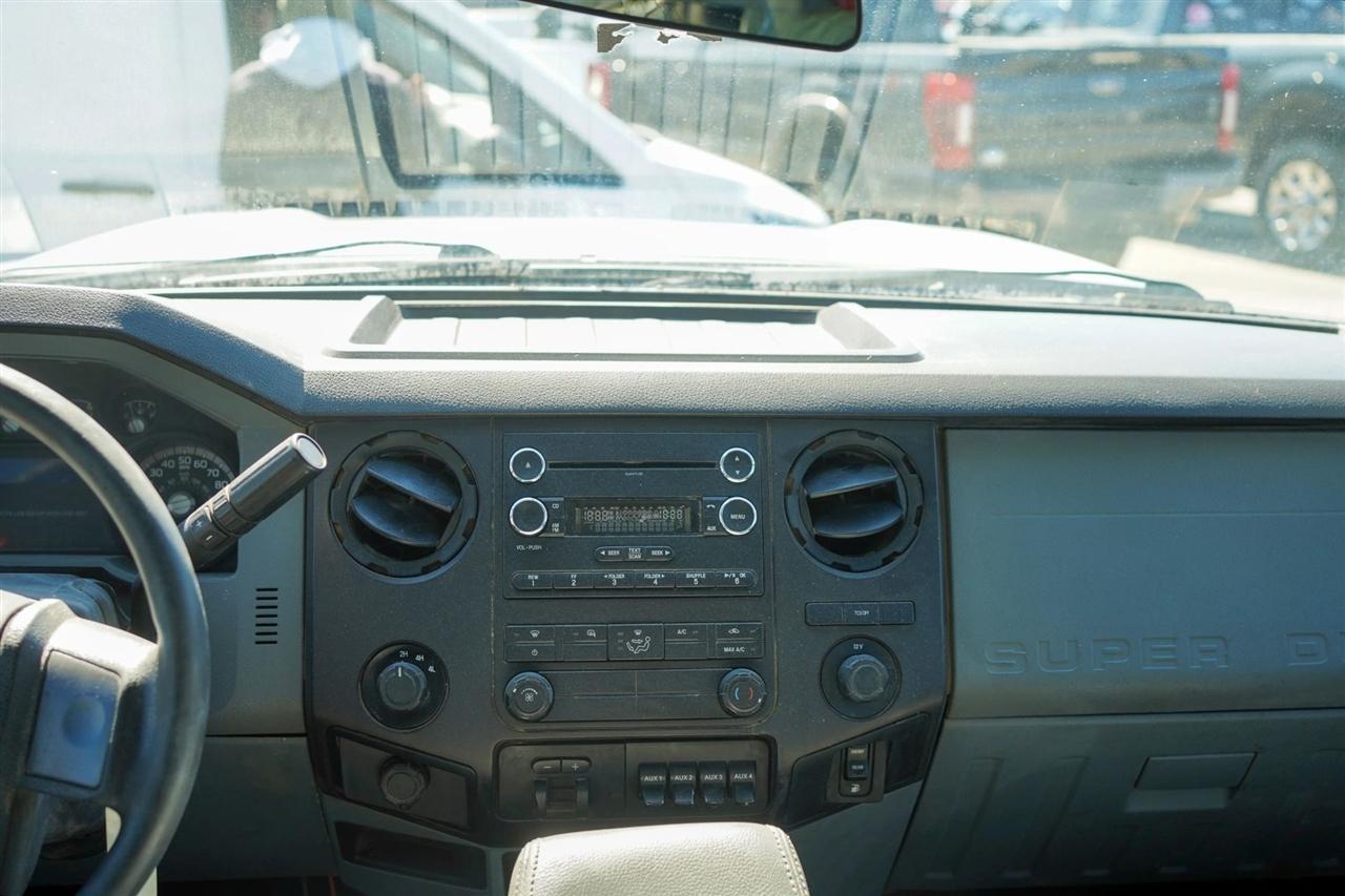 Ford F-350 SD XL Crew Cab Long Bed DRW 4WD 2015