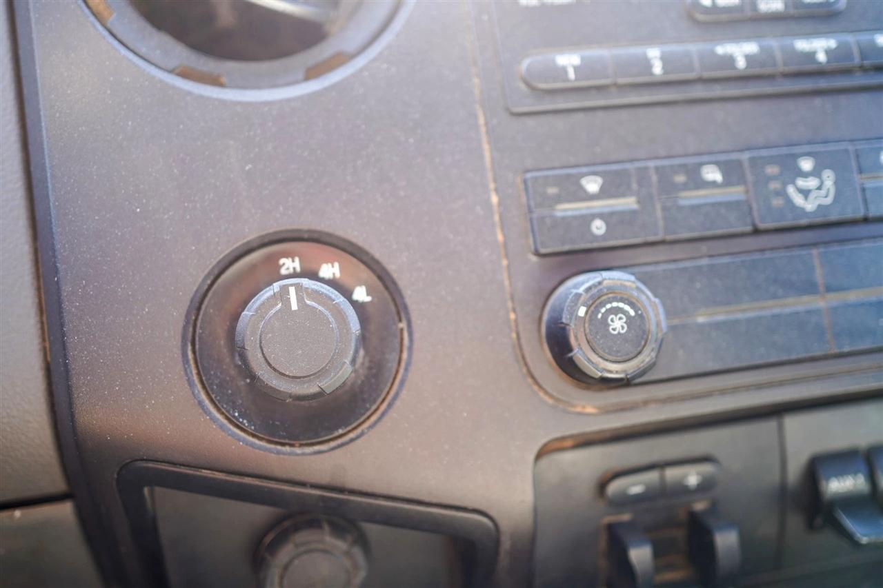 Ford F-350 SD XL Crew Cab Long Bed DRW 4WD 2015