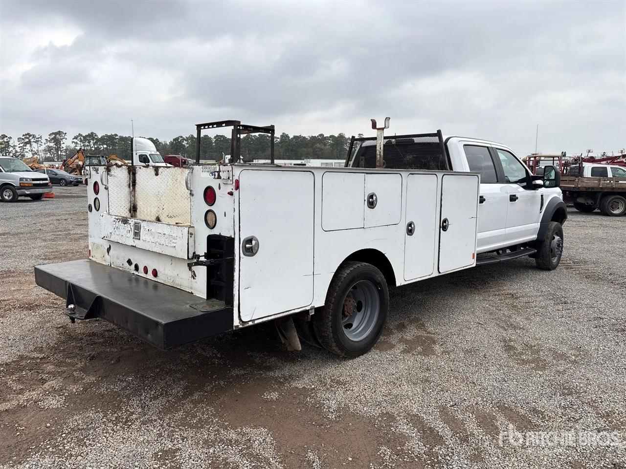 Ford F-450 SD Crew Cab DRW 2WD 2021