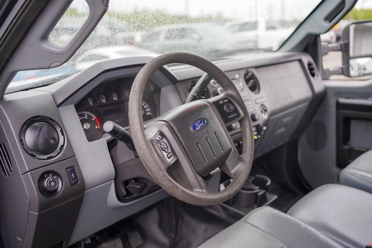 Ford F-550 Crew Cab DRW 4WD 2016