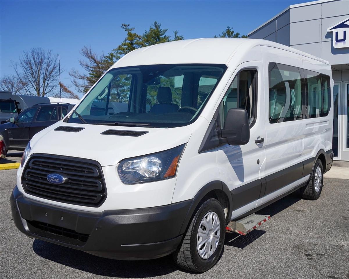 Ford Transit 350 Wagon Med. Roof XL w/Sliding Pass. 148-in. WB 2019