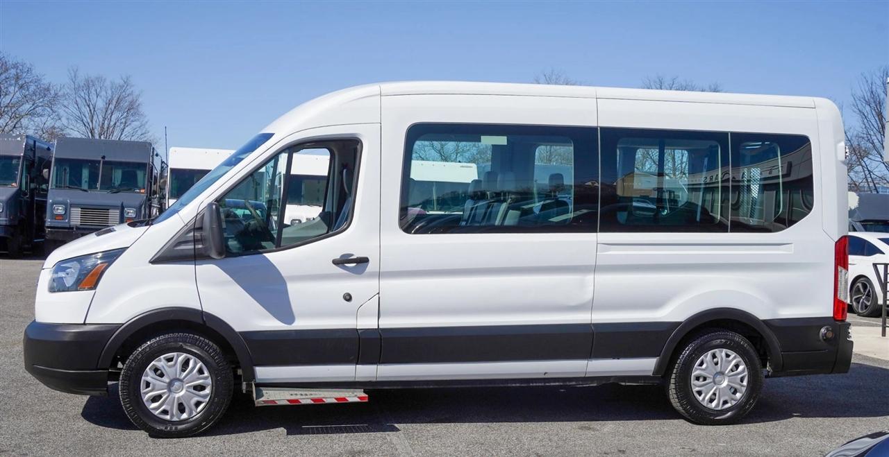 Ford Transit 350 Wagon Med. Roof XL w/Sliding Pass. 148-in. WB 2019