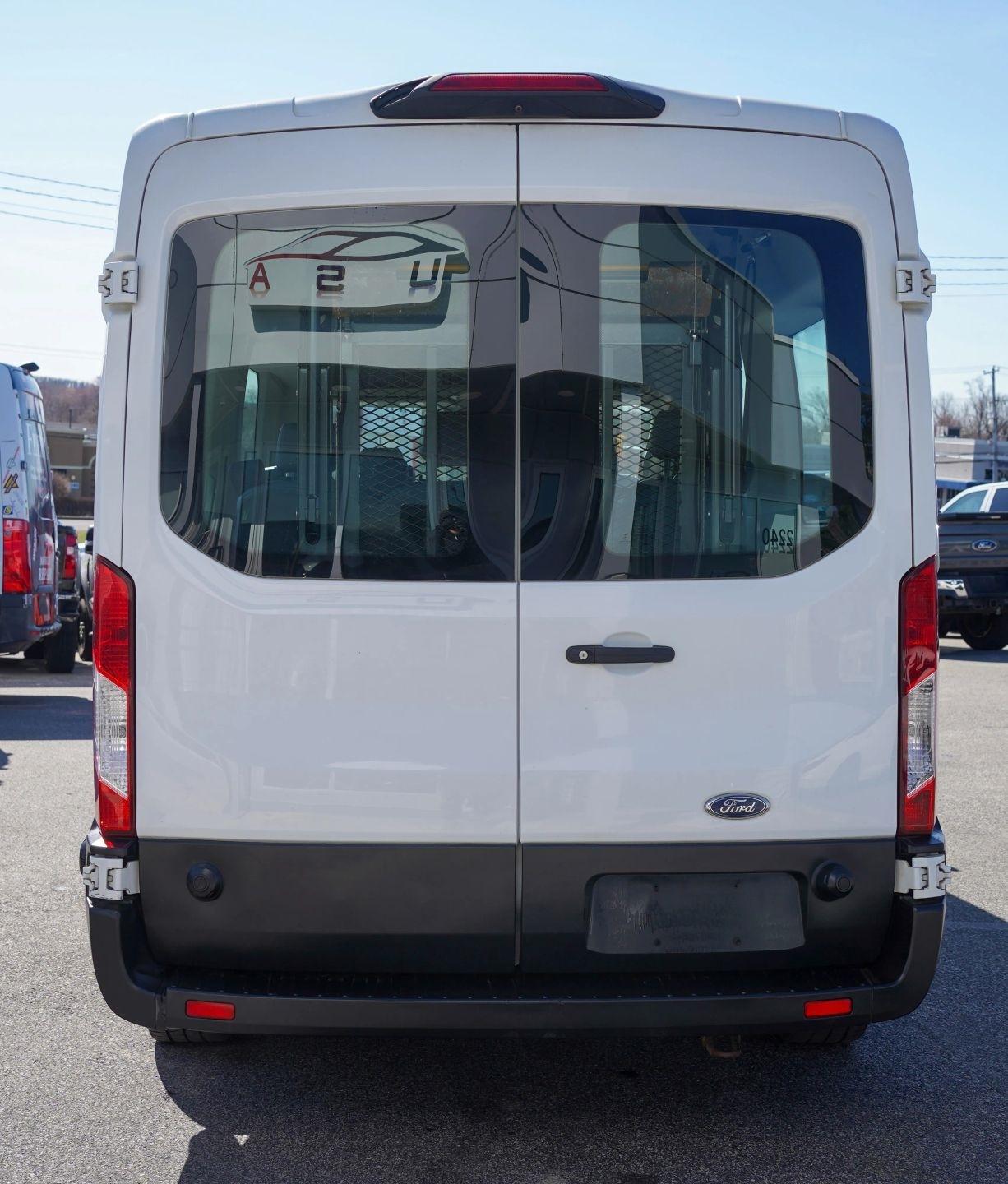 Ford Transit 350 Wagon Med. Roof XL w/Sliding Pass. 148-in. WB 2019