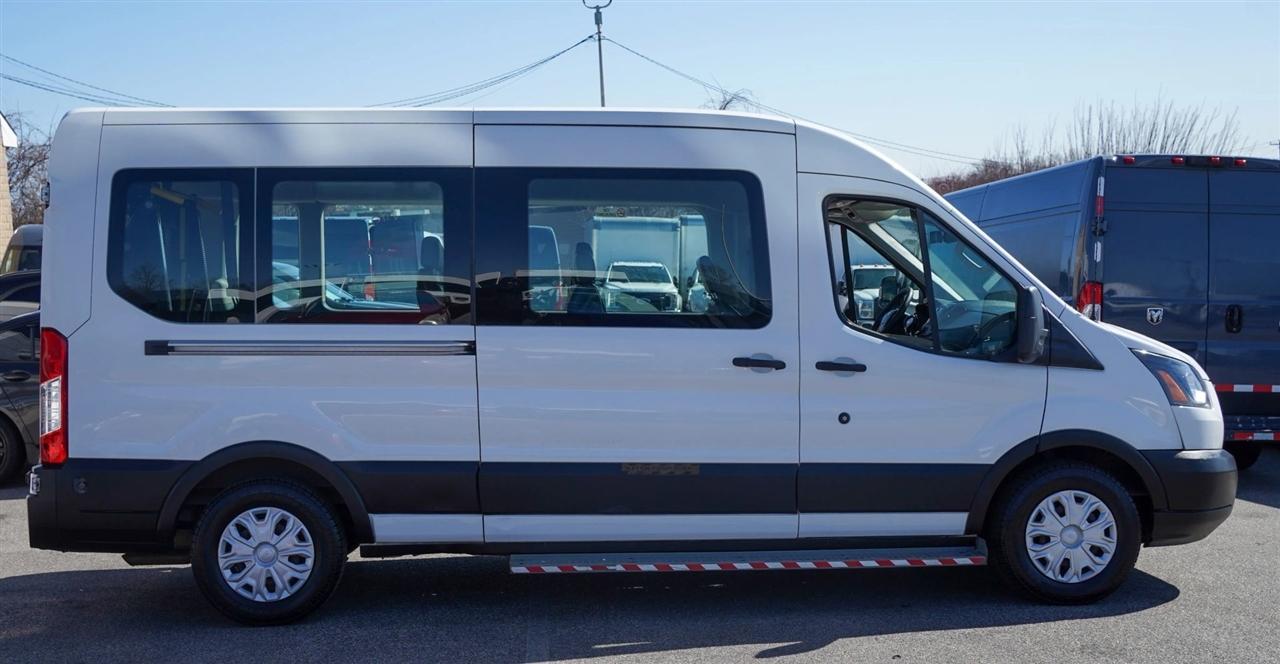 Ford Transit 350 Wagon Med. Roof XL w/Sliding Pass. 148-in. WB 2019