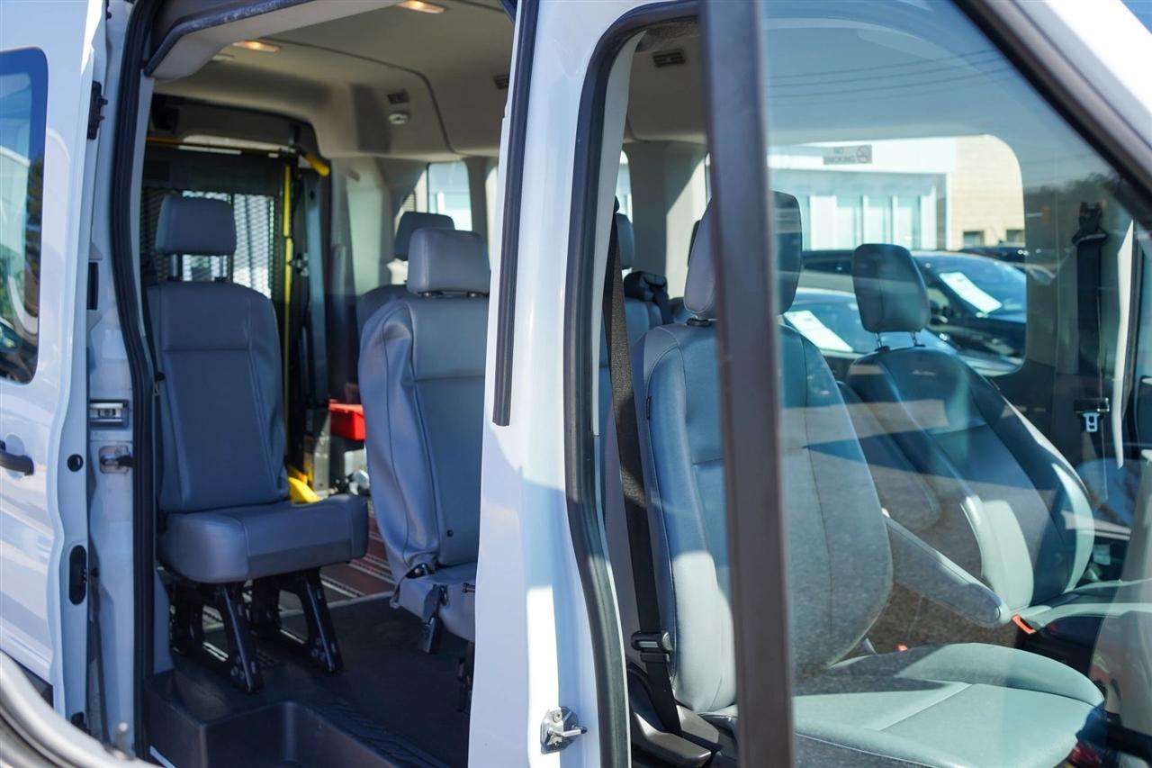 Ford Transit 350 Wagon Med. Roof XL w/Sliding Pass. 148-in. WB 2019