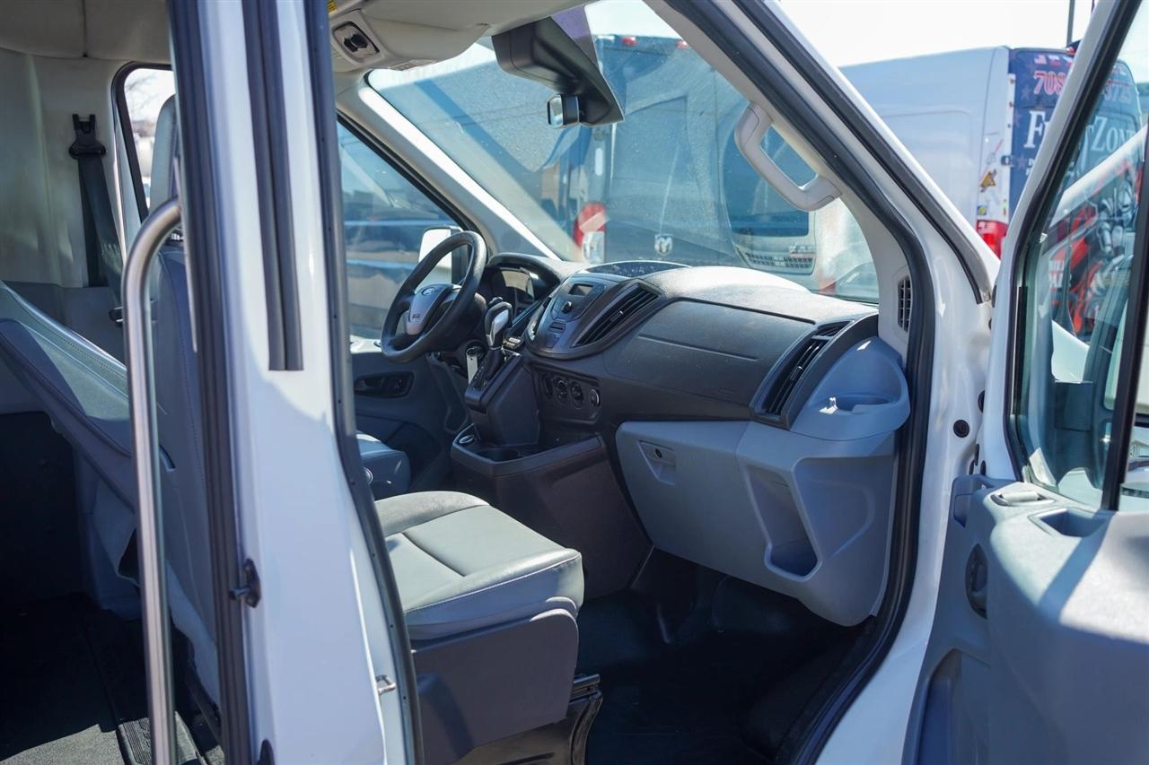 Ford Transit 350 Wagon Med. Roof XL w/Sliding Pass. 148-in. WB 2019