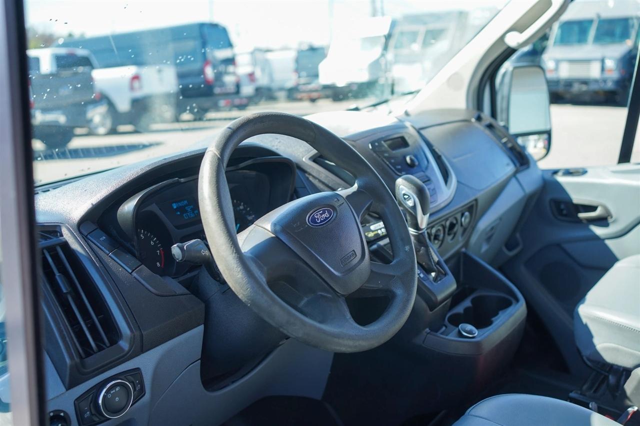 Ford Transit 350 Wagon Med. Roof XL w/Sliding Pass. 148-in. WB 2019