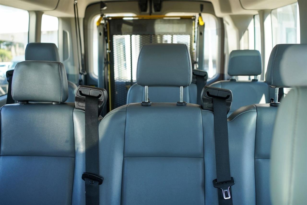 Ford Transit 350 Wagon Med. Roof XL w/Sliding Pass. 148-in. WB 2019