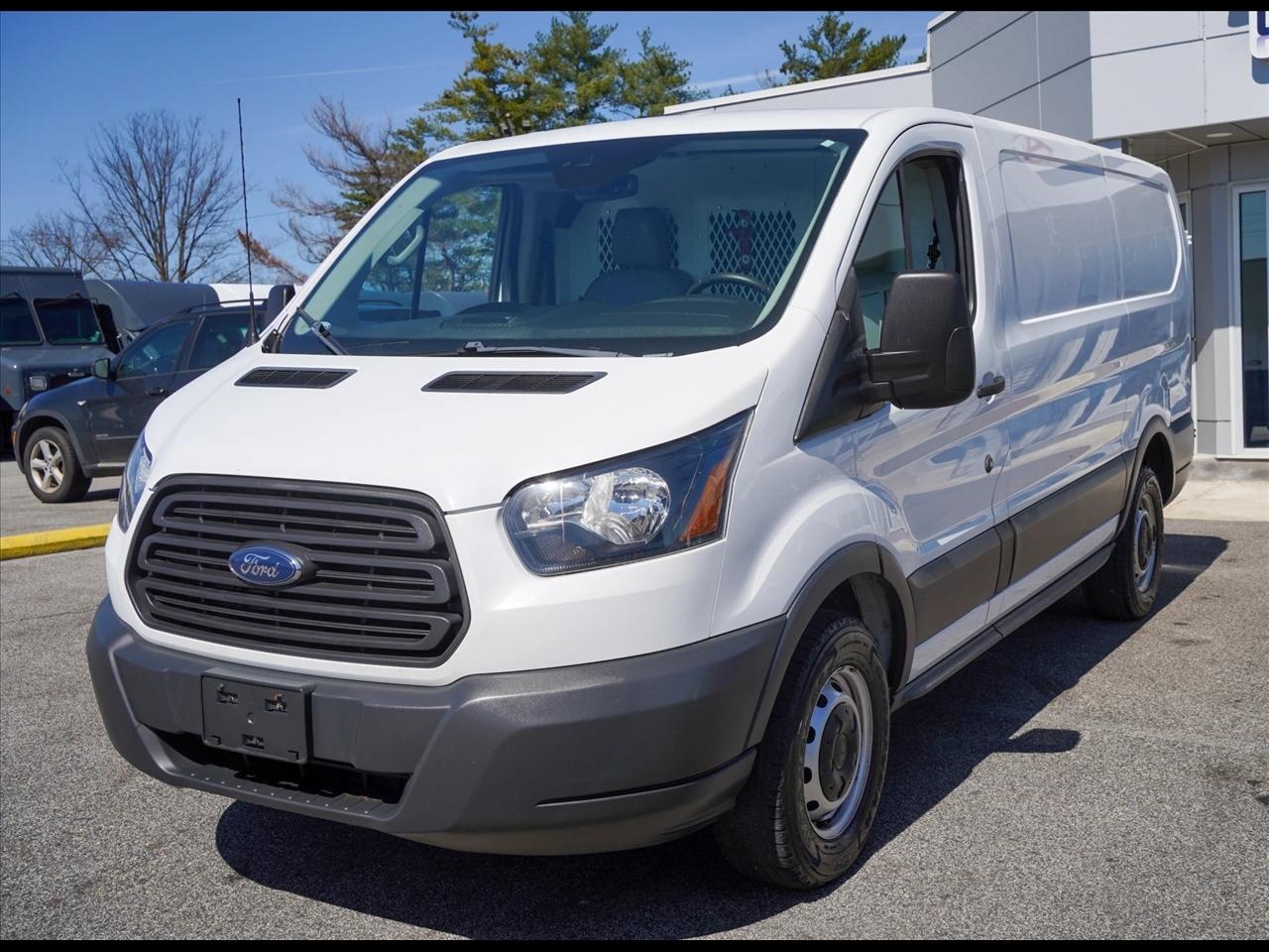 2018 Ford Transit 250 Van Low Roof w/Sliding Pass. 130-in. WB