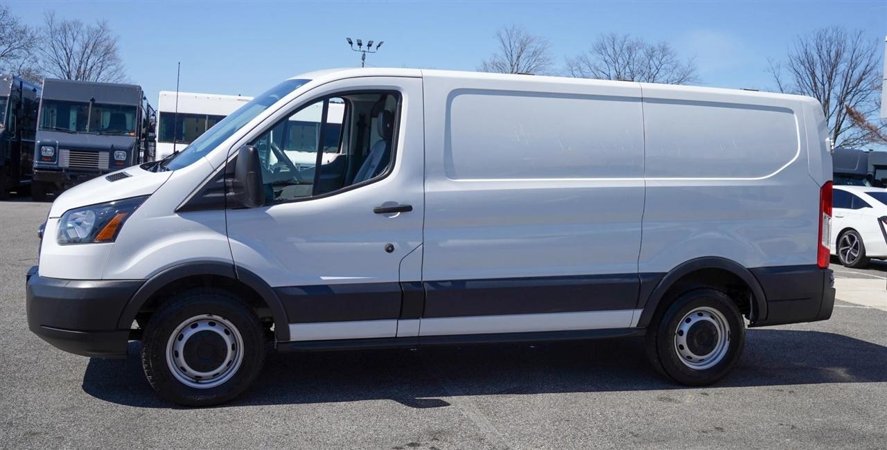 Ford Transit 250 Van Low Roof w/Sliding Pass. 130-in. WB 2018