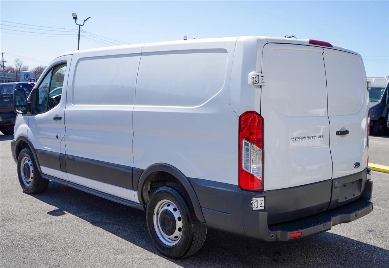 Ford Transit 250 Van Low Roof w/Sliding Pass. 130-in. WB 2018