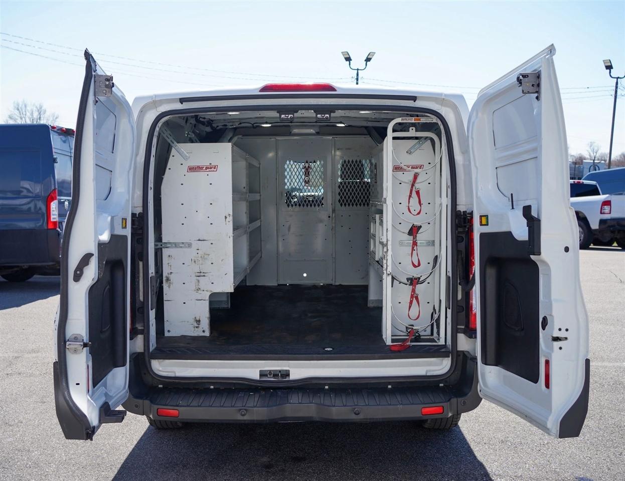 Ford Transit 250 Van Low Roof w/Sliding Pass. 130-in. WB 2018