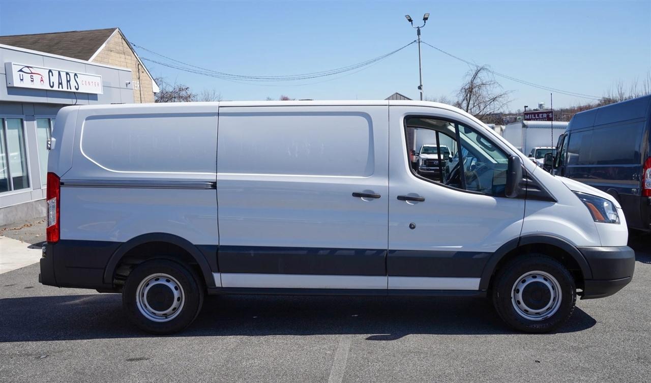 Ford Transit 250 Van Low Roof w/Sliding Pass. 130-in. WB 2018
