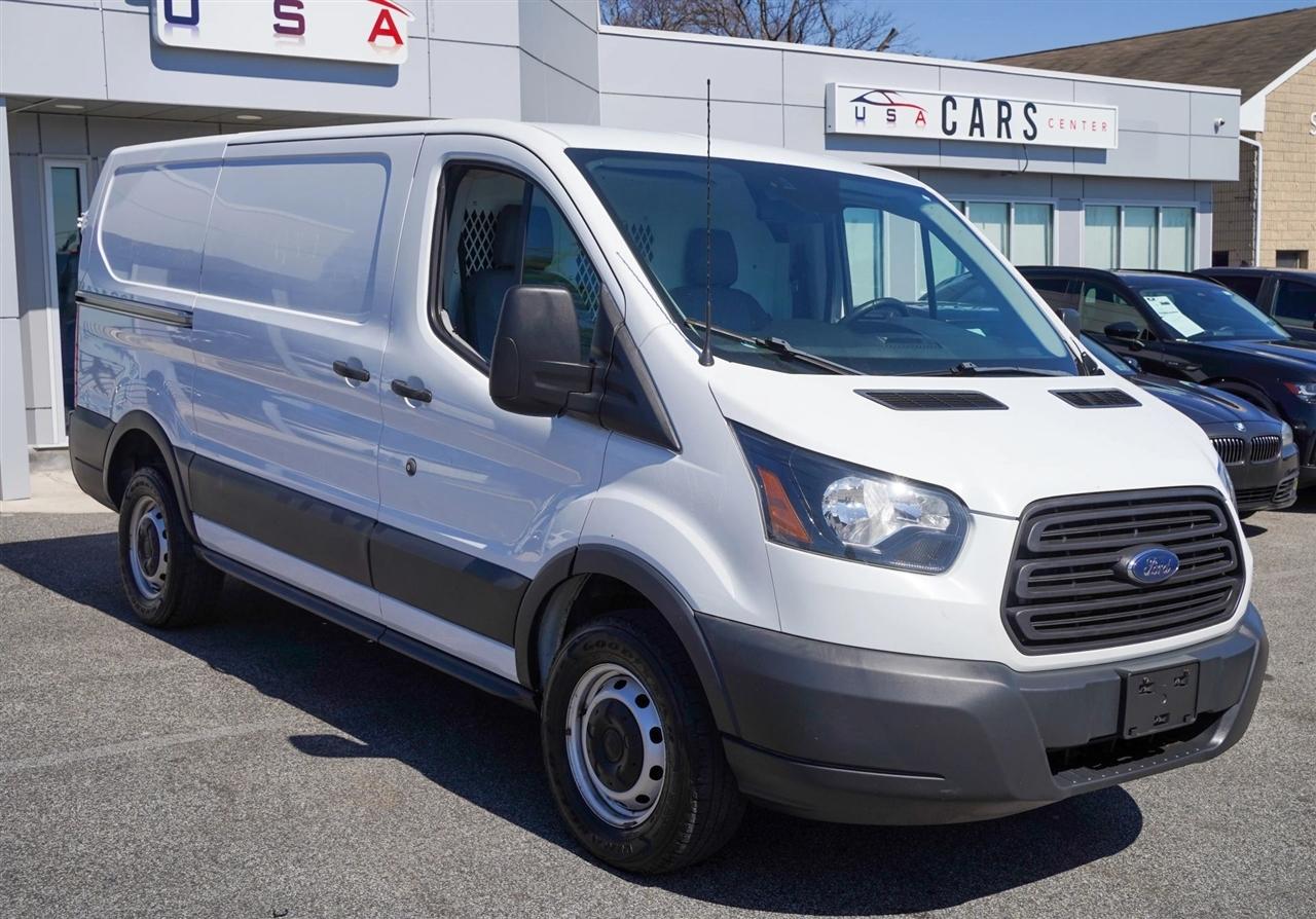 Ford Transit 250 Van Low Roof w/Sliding Pass. 130-in. WB 2018