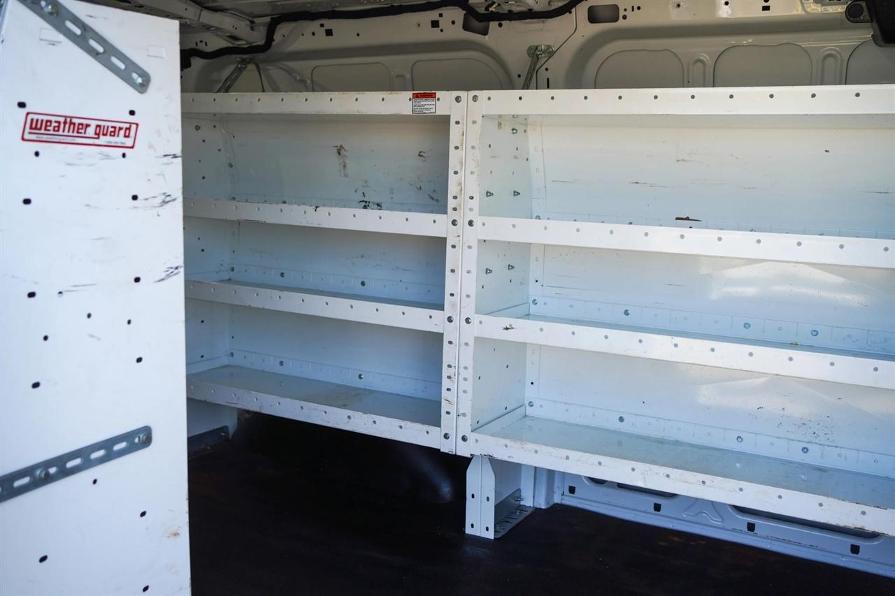 Ford Transit 250 Van Low Roof w/Sliding Pass. 130-in. WB 2018