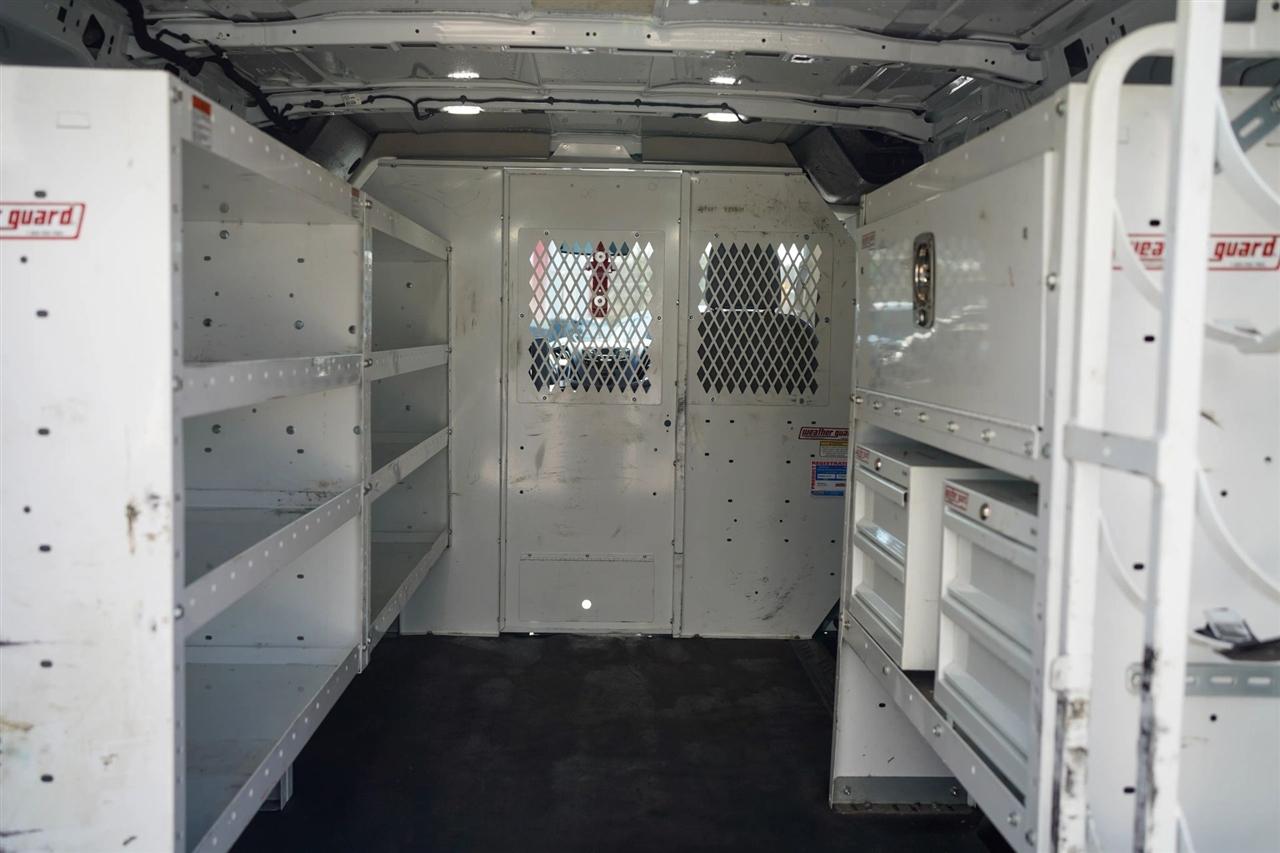 Ford Transit 250 Van Low Roof w/Sliding Pass. 130-in. WB 2018