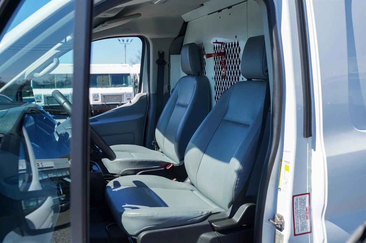Ford Transit 250 Van Low Roof w/Sliding Pass. 130-in. WB 2018