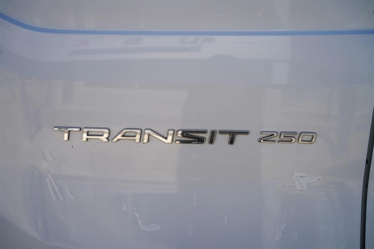 Ford Transit 250 Van Low Roof w/Sliding Pass. 130-in. WB 2018