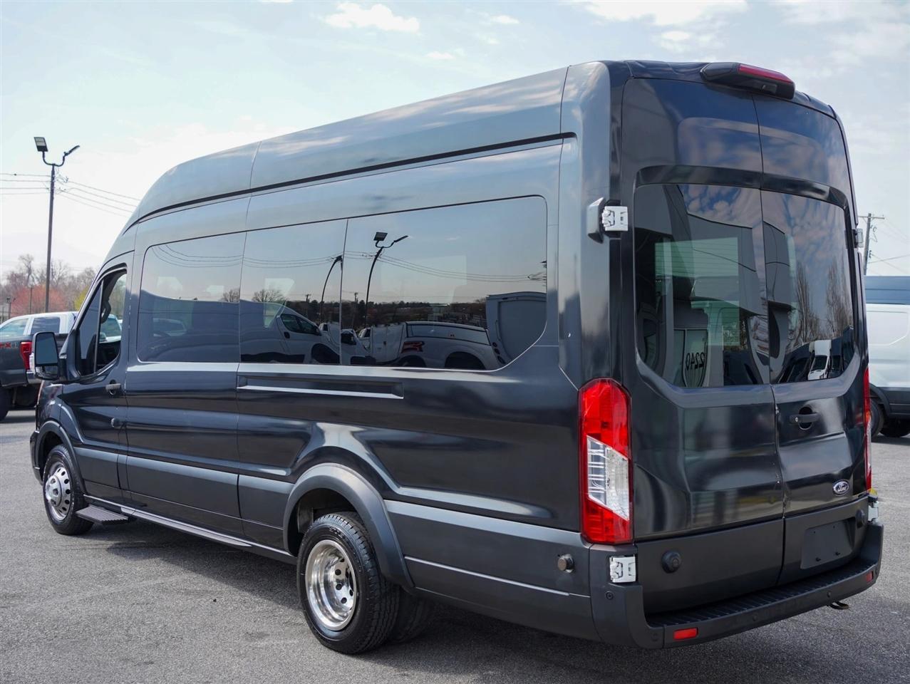 Ford Transit 350 Wagon HD High Roof XLT Sliding Pass. 148 WB EL 2020