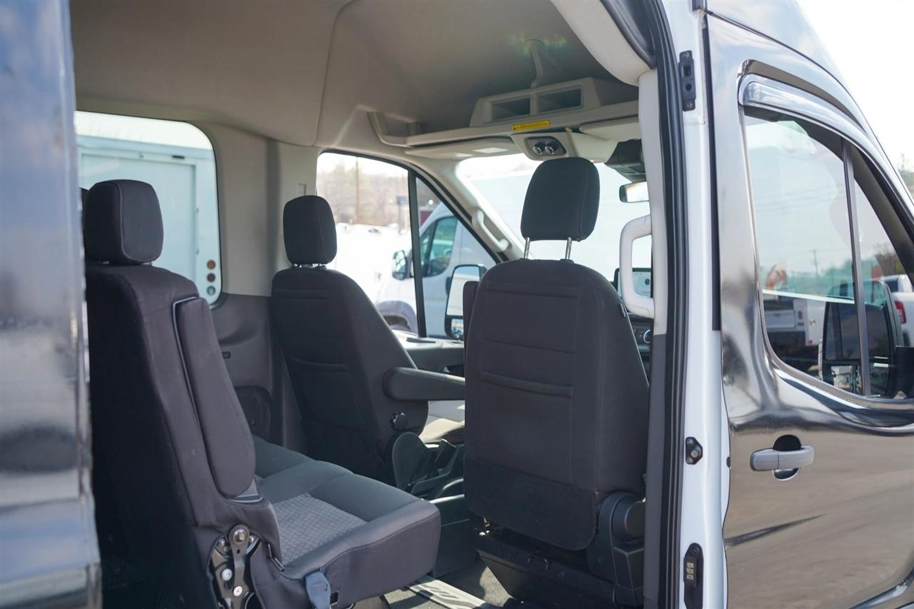 Ford Transit 350 Wagon HD High Roof XLT Sliding Pass. 148 WB EL 2020