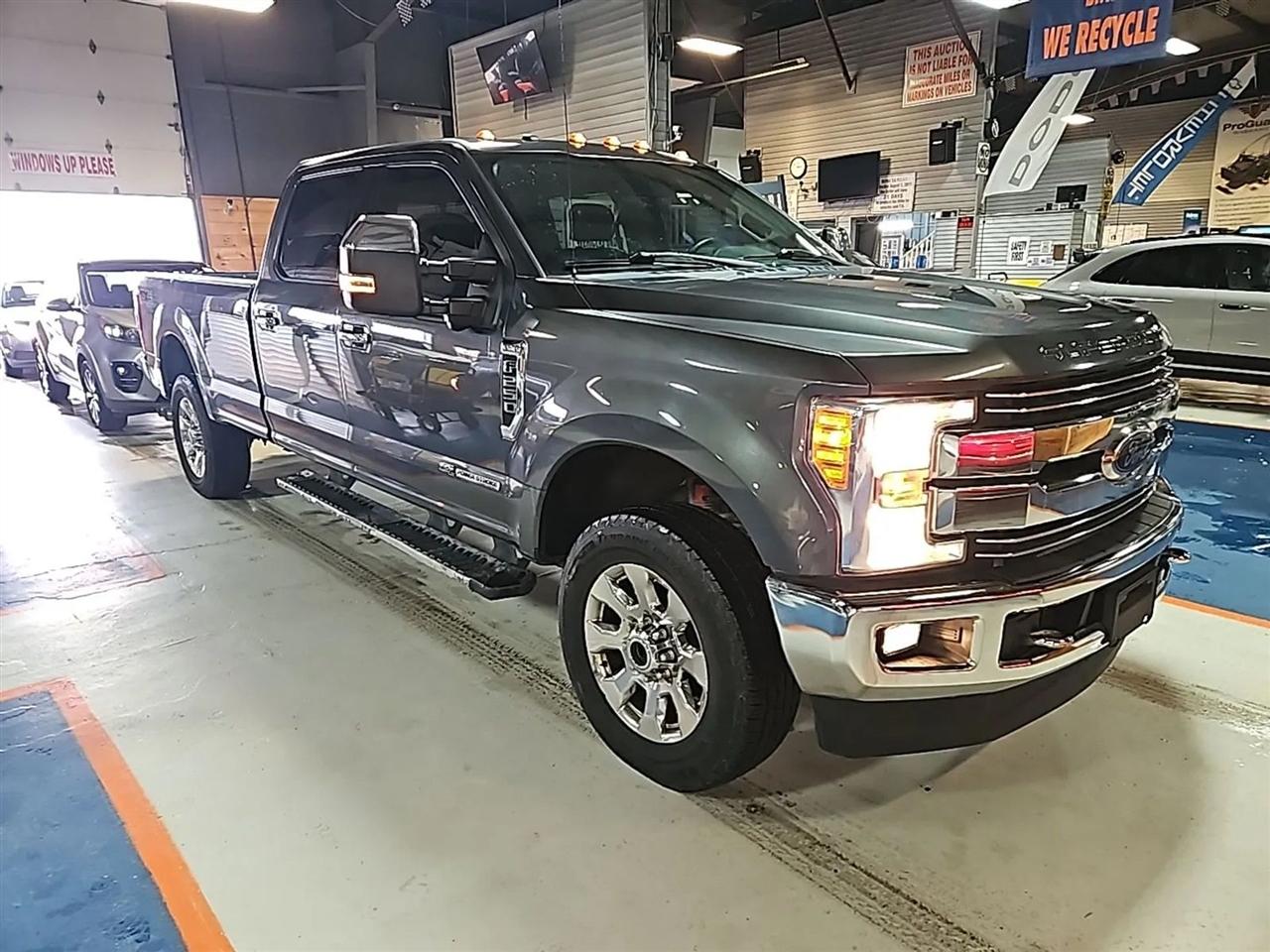 Ford F-250 SD Lariat Crew Cab 4WD 2017